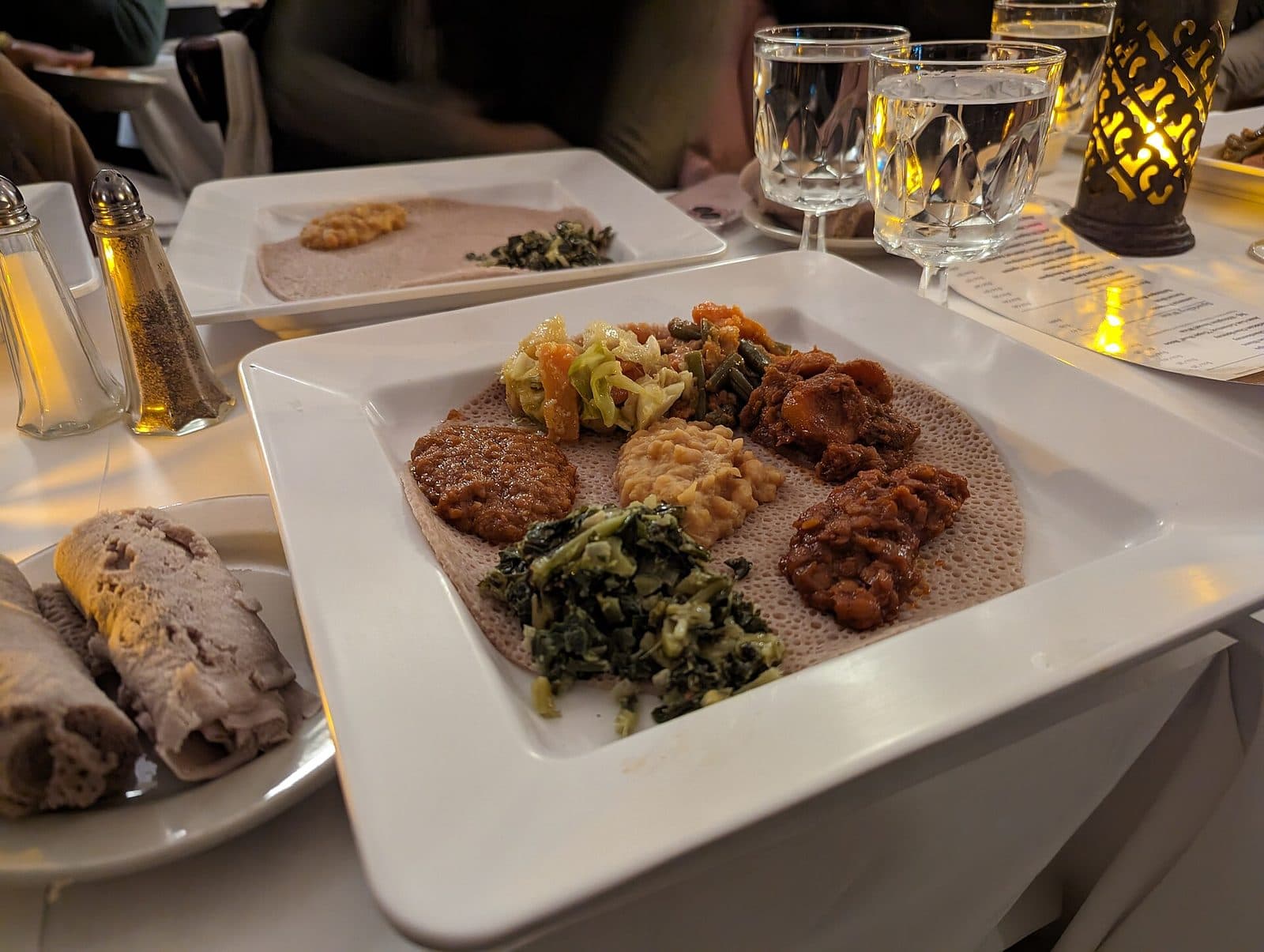 Gemischtes Gemüse aus Kohl, Karotten und Kartoffeln