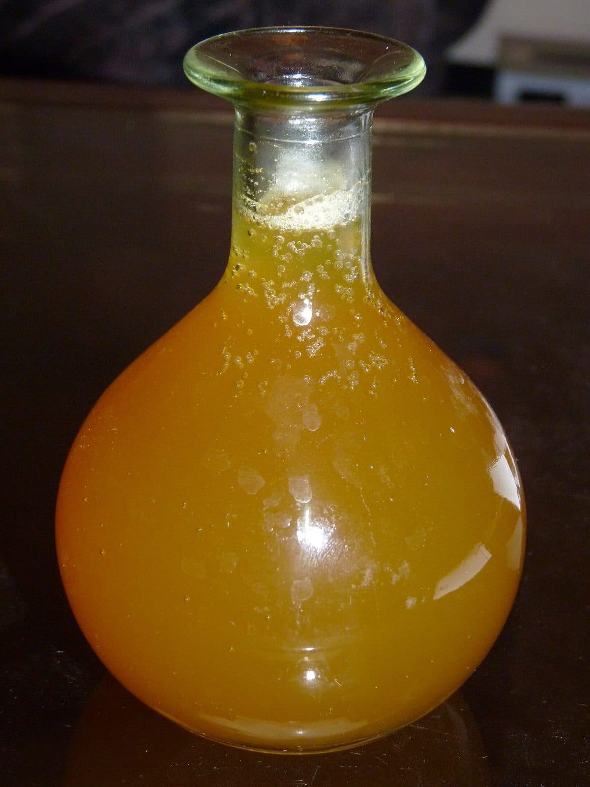 Tej in einer traditionellen Berele-Karaffe